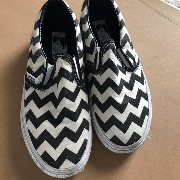 Vans classic slip ons black and white worn once - Picture 2 of 5